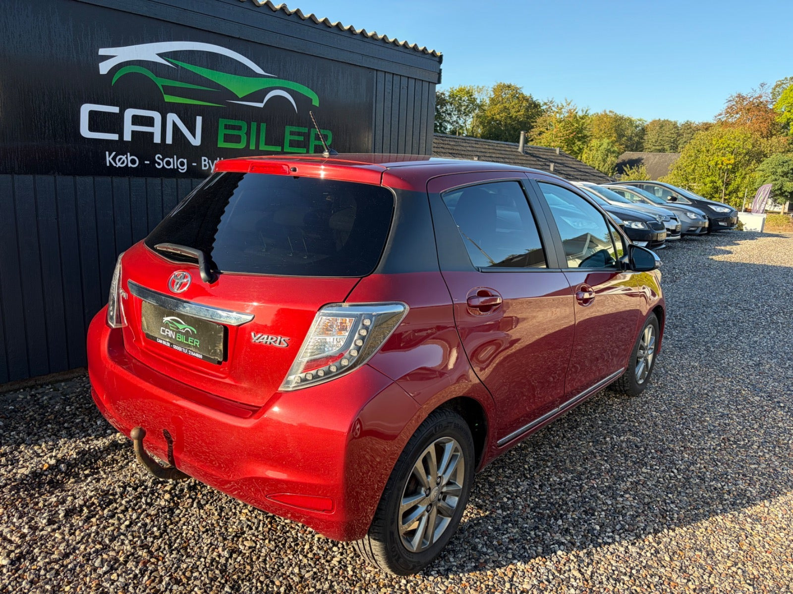 Rød Toyota Yaris fra 2014