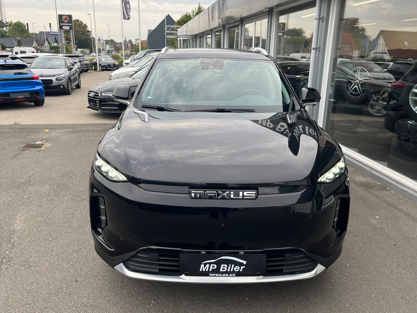 Sort Maxus Euniq6 fra 2023