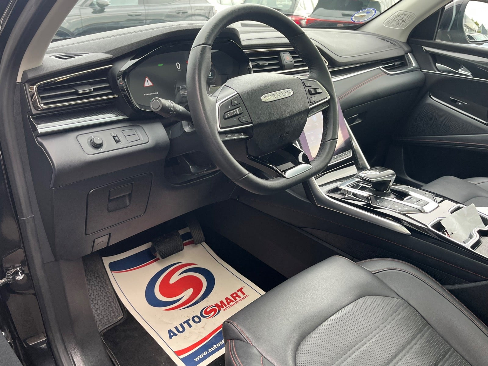 Sort Maxus Euniq6 fra 2023