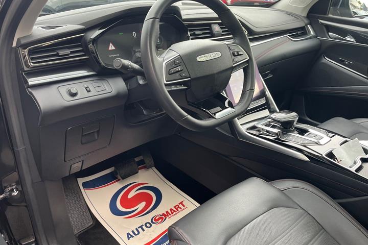 Sort Maxus Euniq6 fra 2023