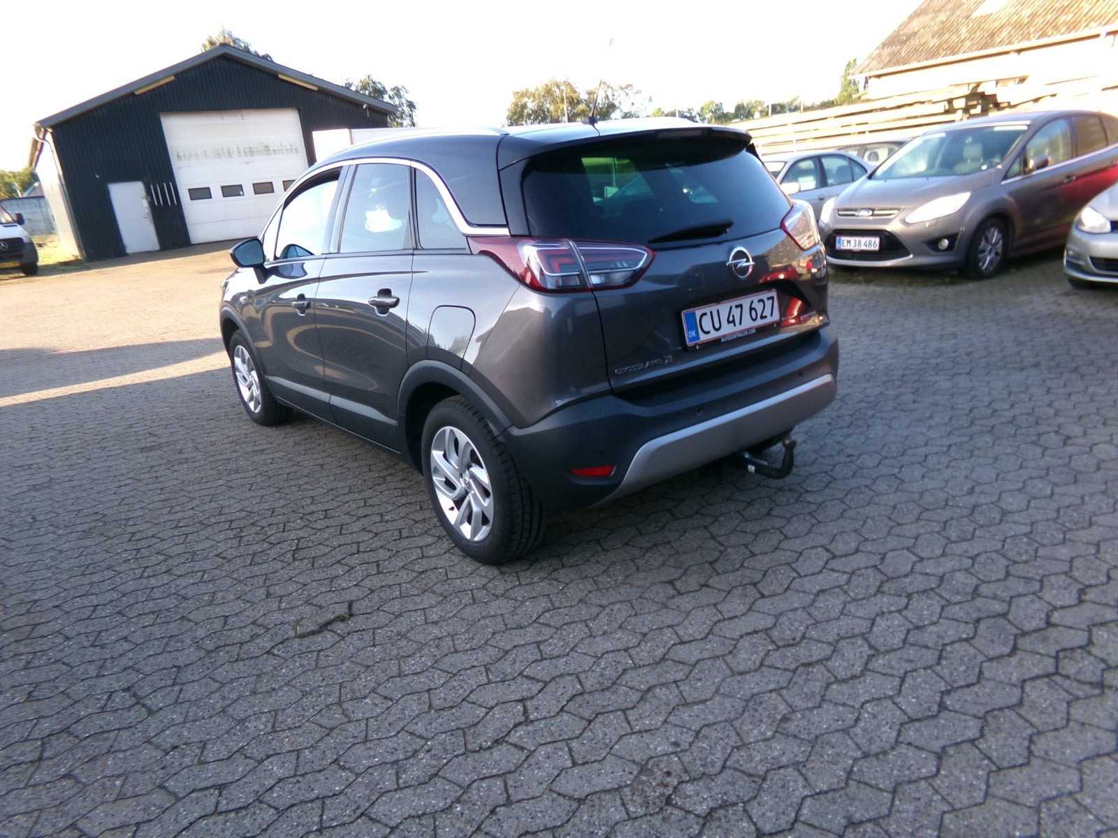 Grå Opel Crossland X fra 2019