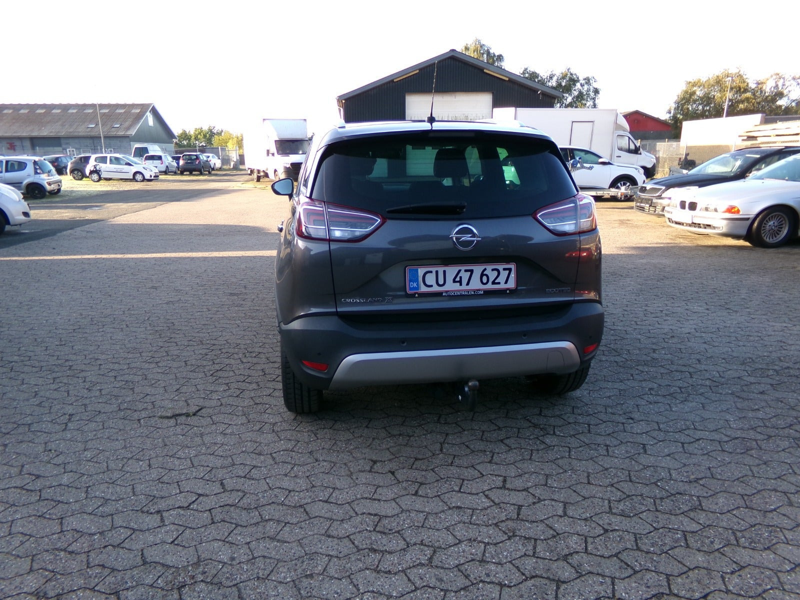 Grå Opel Crossland X fra 2019
