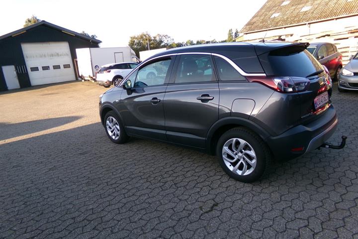 Grå Opel Crossland X fra 2019
