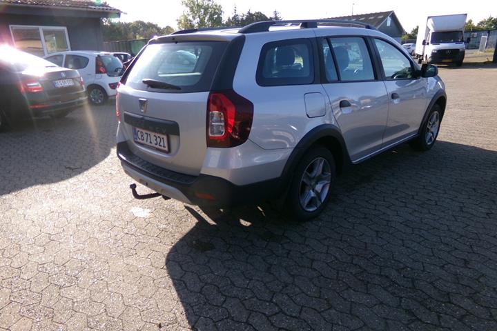 Sølv Dacia Logan fra 2018