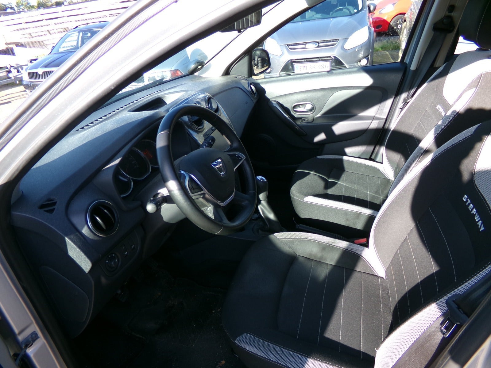 Sølv Dacia Logan fra 2018
