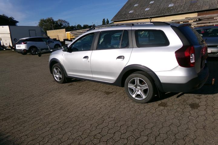Sølv Dacia Logan fra 2018