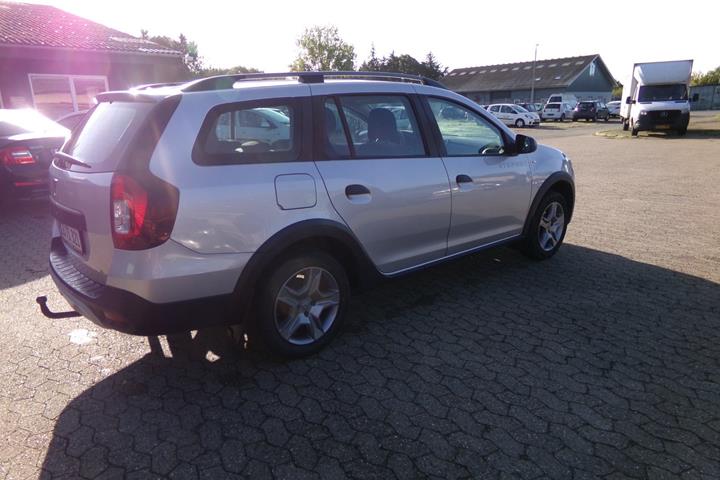 Sølv Dacia Logan fra 2018