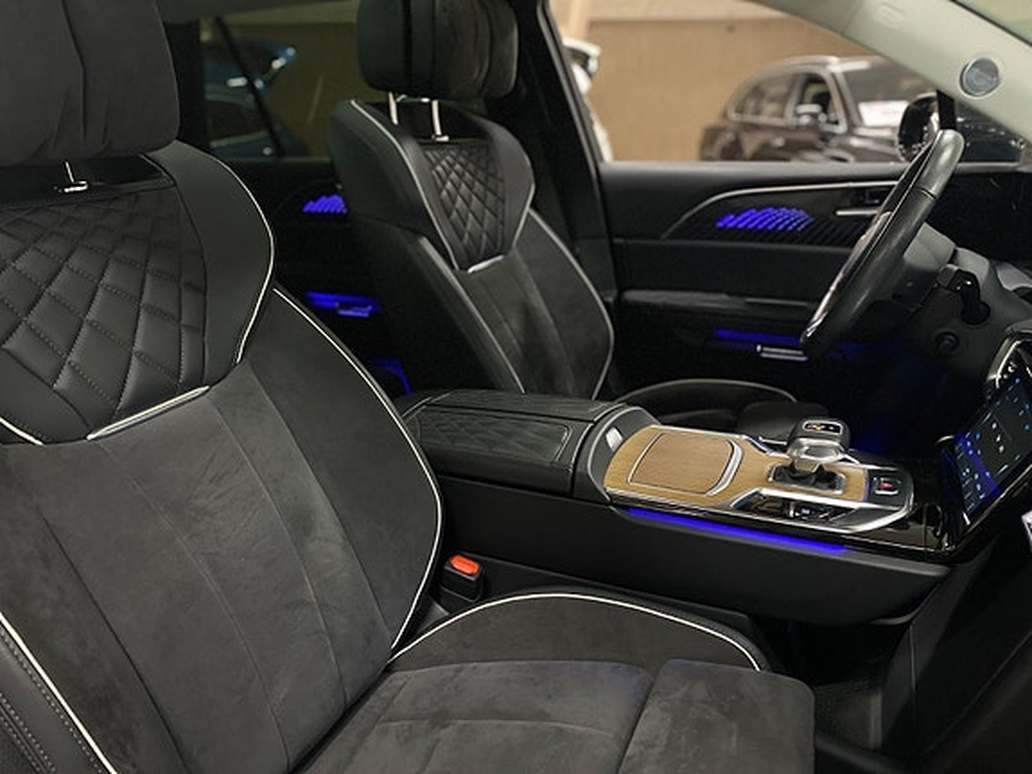 undefined Hongqi E-HS9 fra 2024