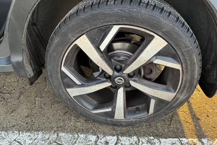 Grå Nissan Qashqai fra 2018