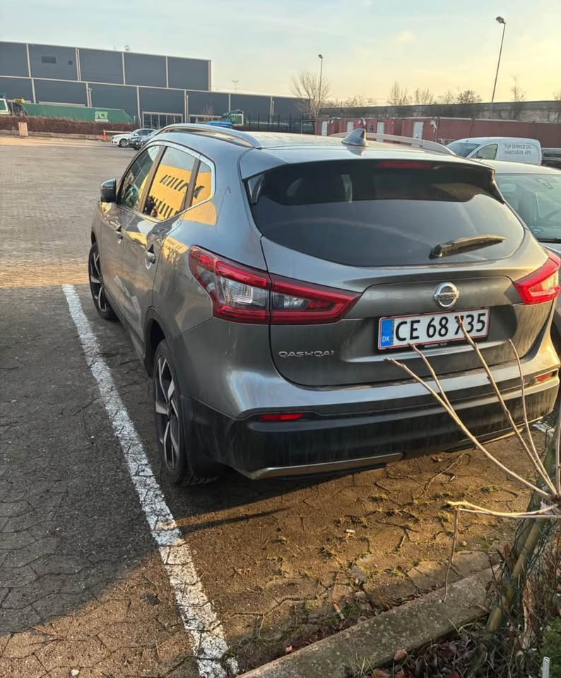 Grå Nissan Qashqai fra 2018