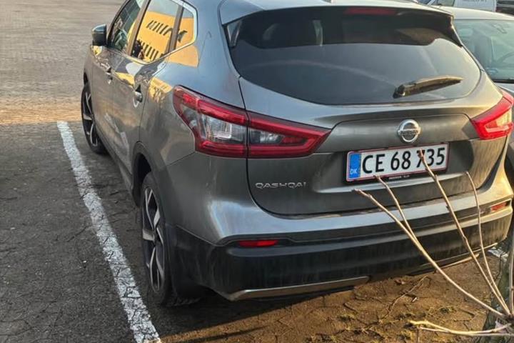 Grå Nissan Qashqai fra 2018