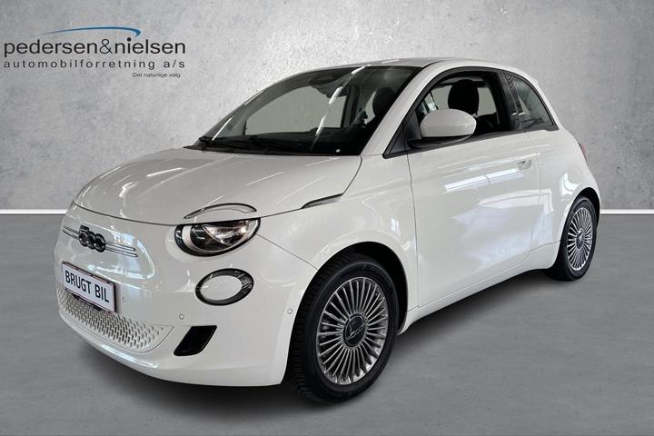 Hvid Fiat 500e fra 2023