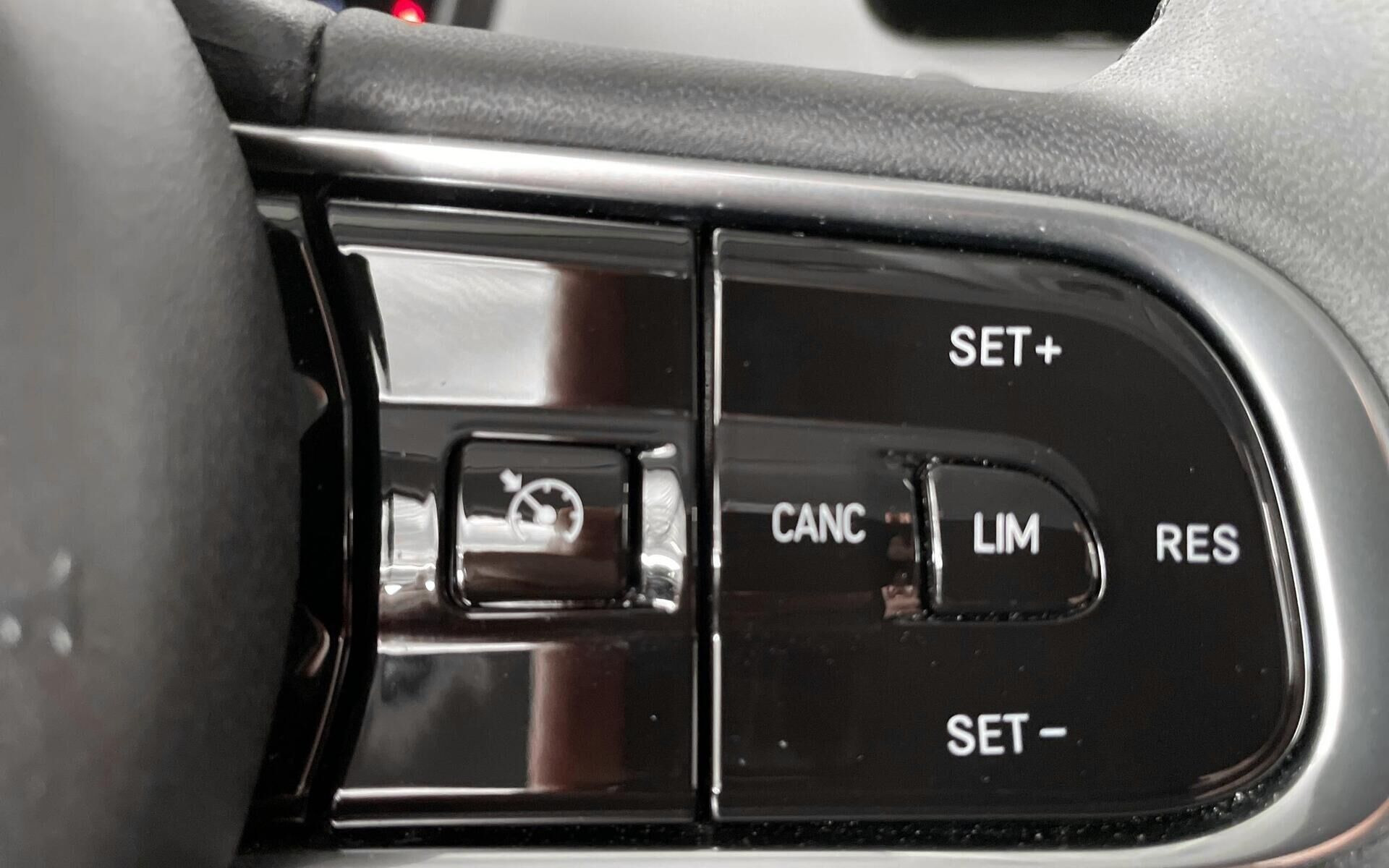 Hvid Fiat 500e fra 2023