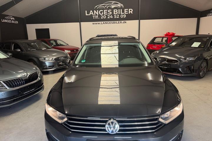 Grå VW Passat fra 2018