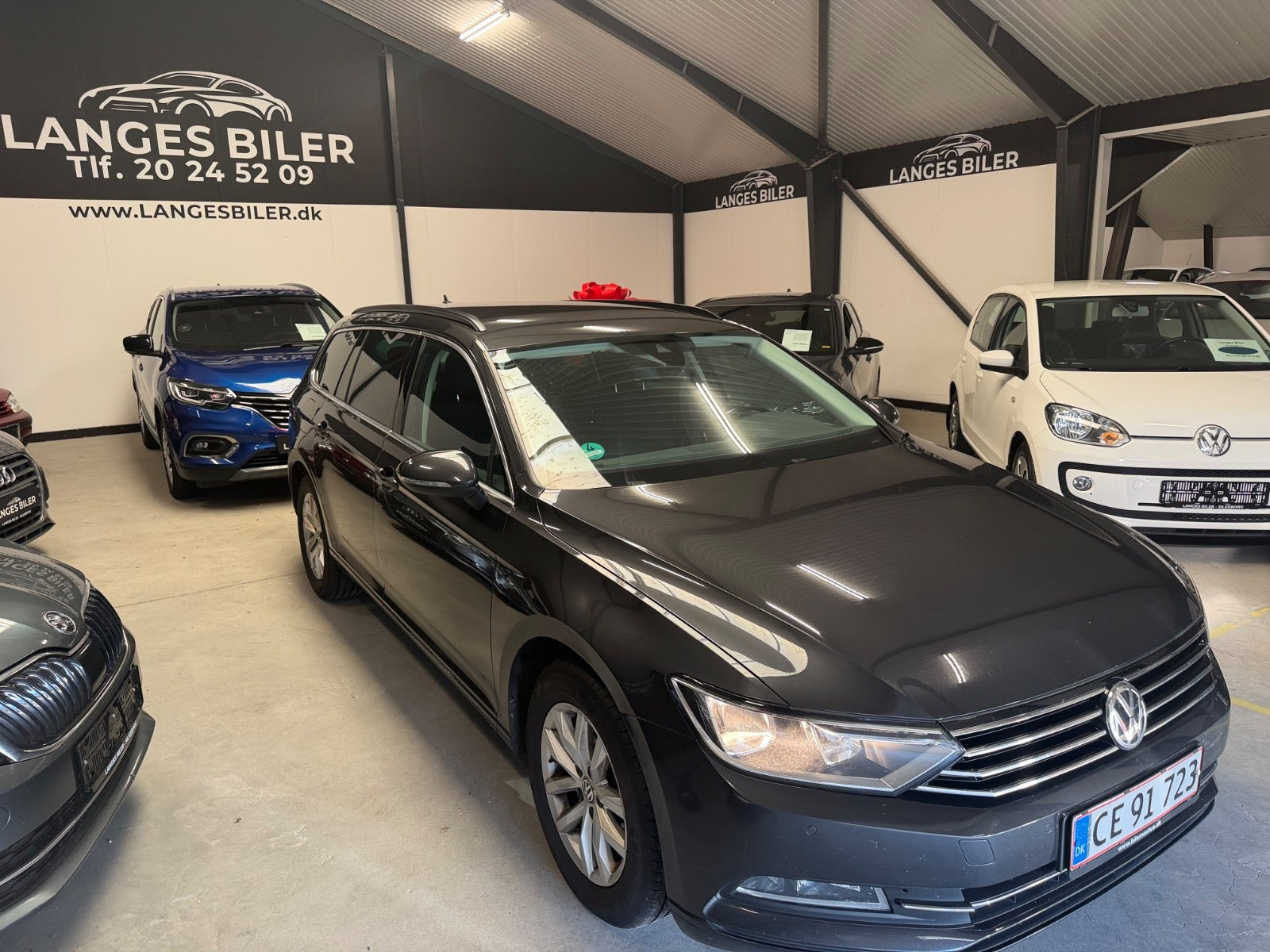 Grå VW Passat fra 2018