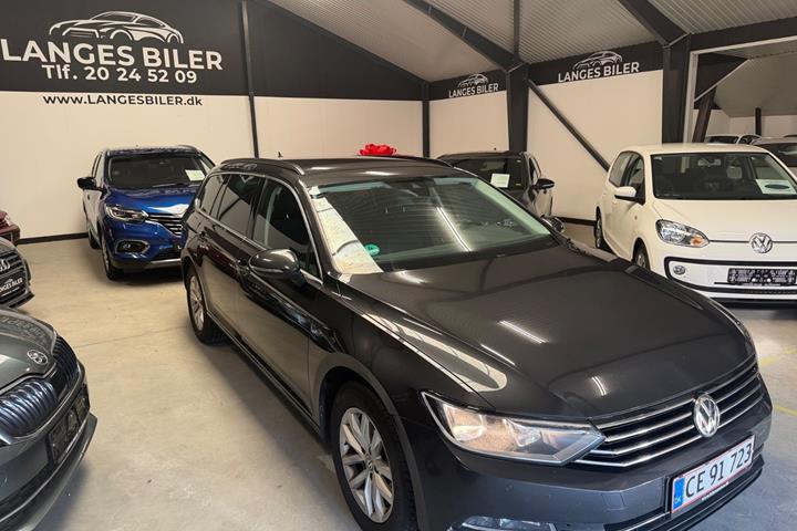 Grå VW Passat fra 2018