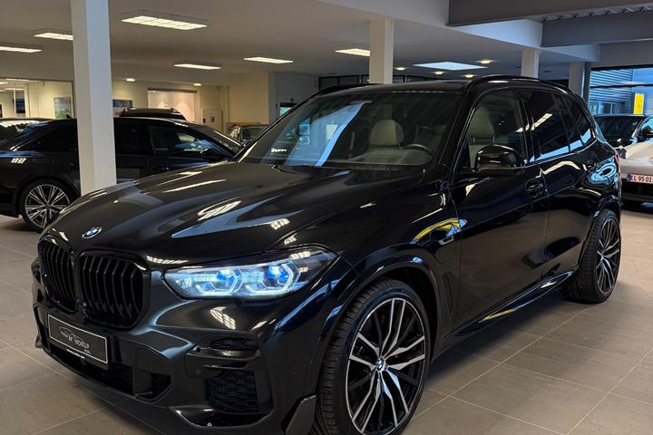 Sort BMW X5 fra 2022