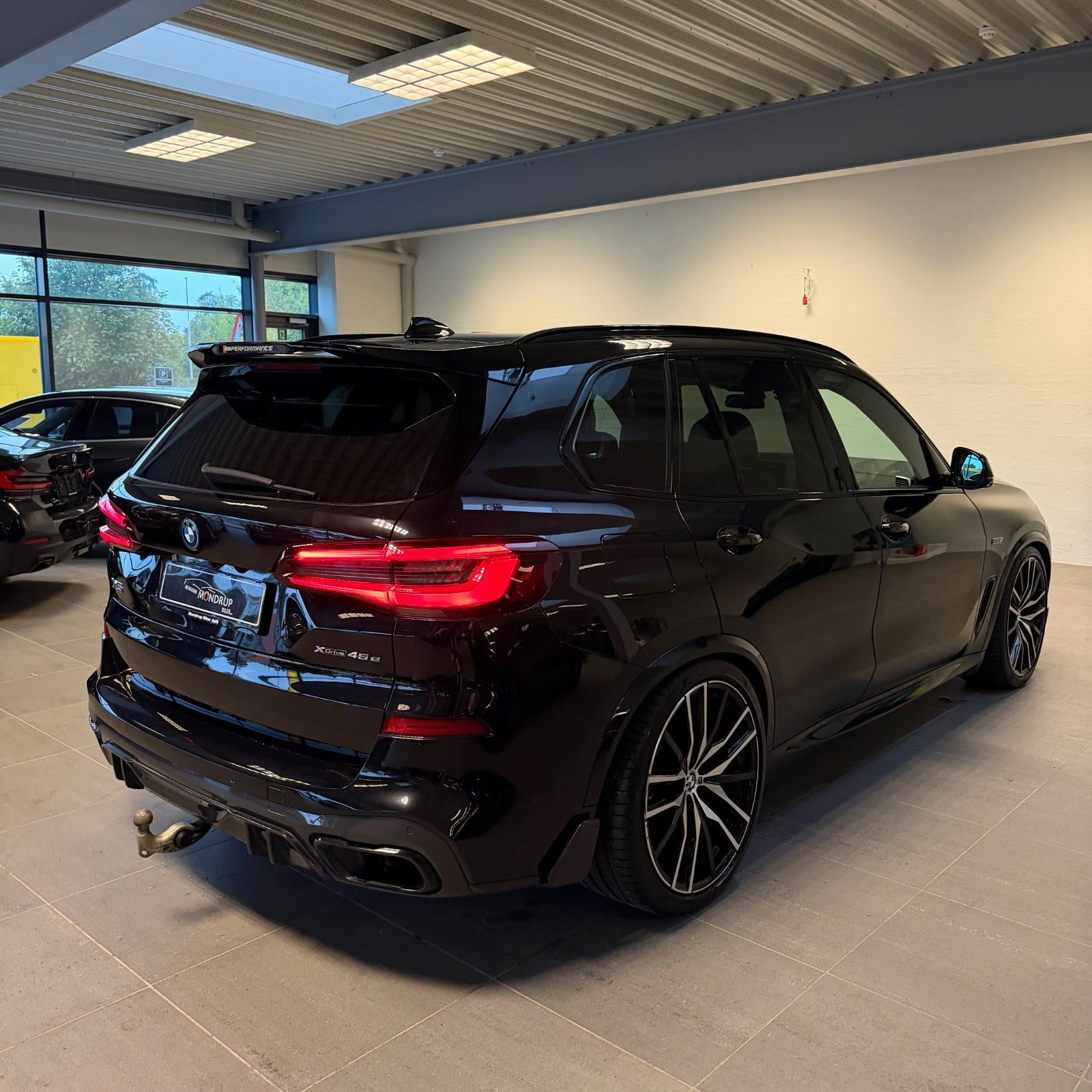 Sort BMW X5 fra 2022