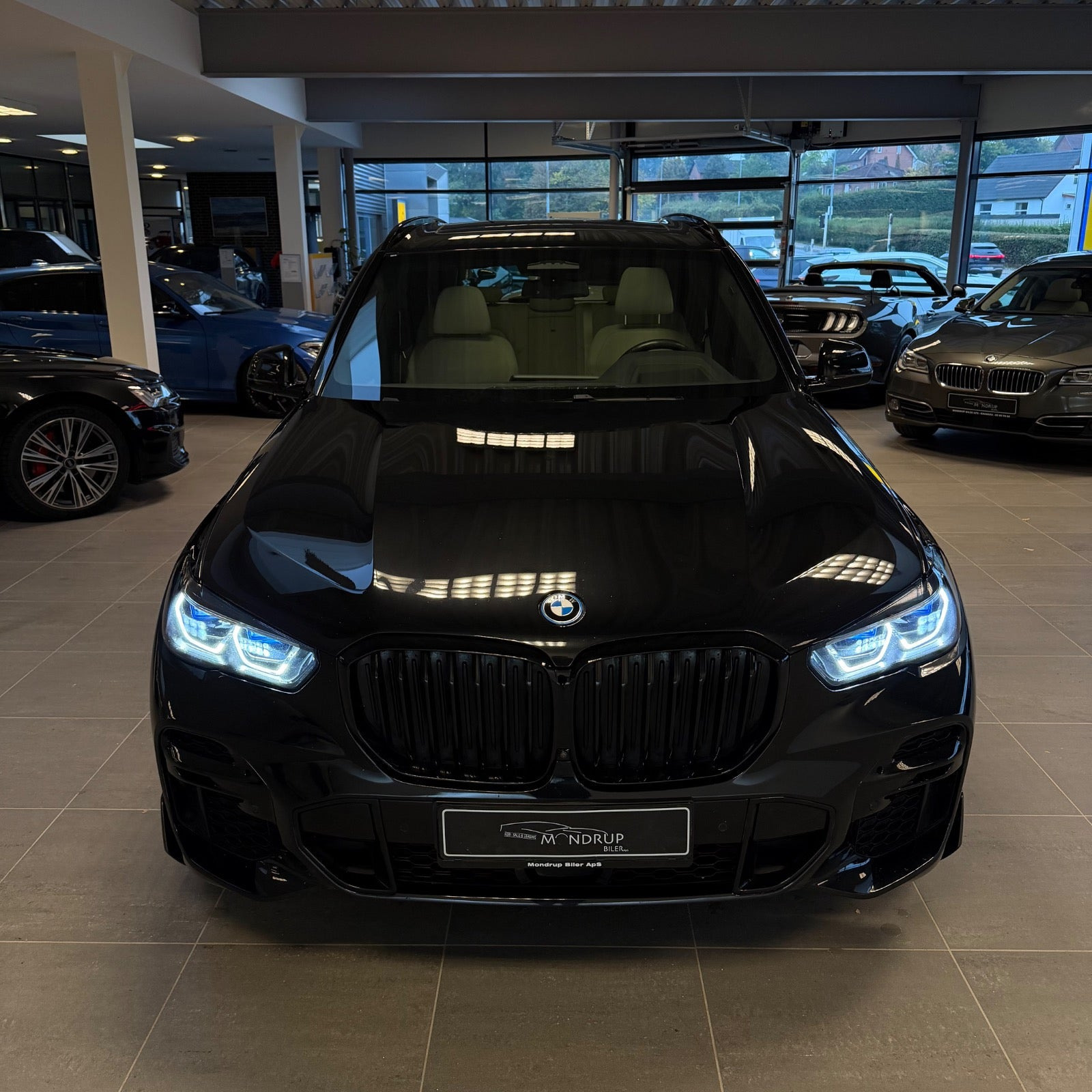 Sort BMW X5 fra 2022