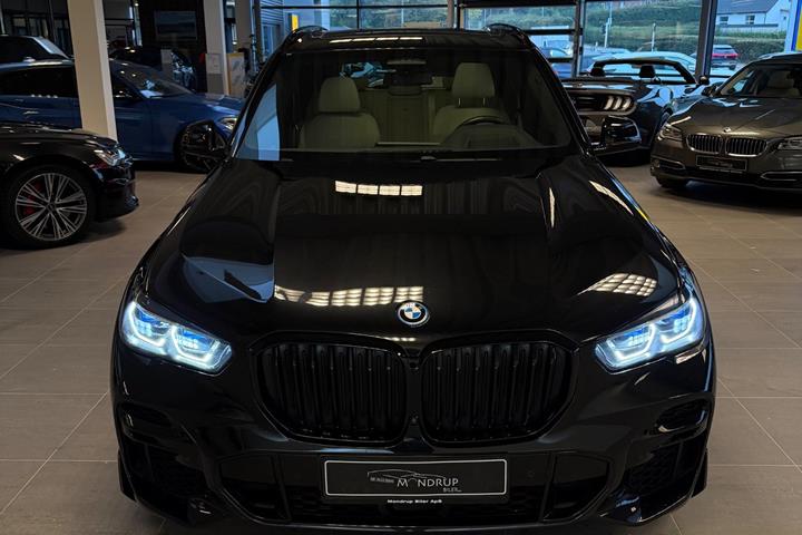 Sort BMW X5 fra 2022