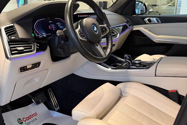Sort BMW X5 fra 2022