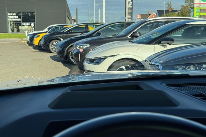 Hvid BMW iX2 fra 2024