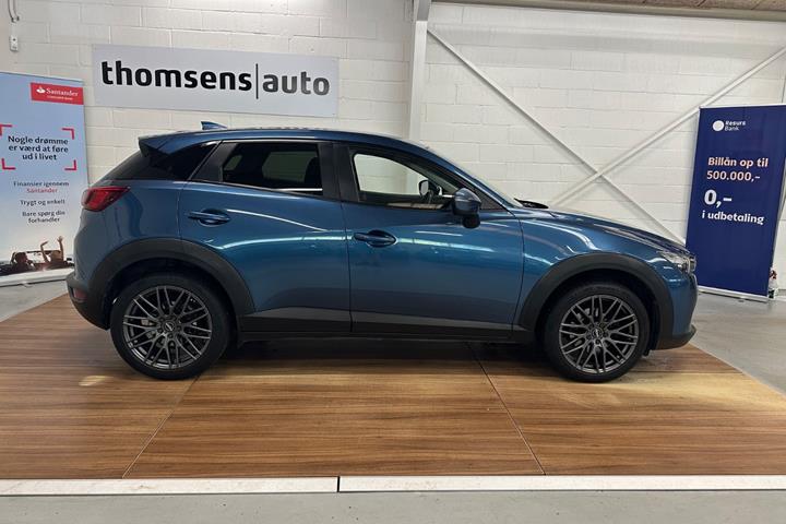Blå Mazda CX-3 fra 2017
