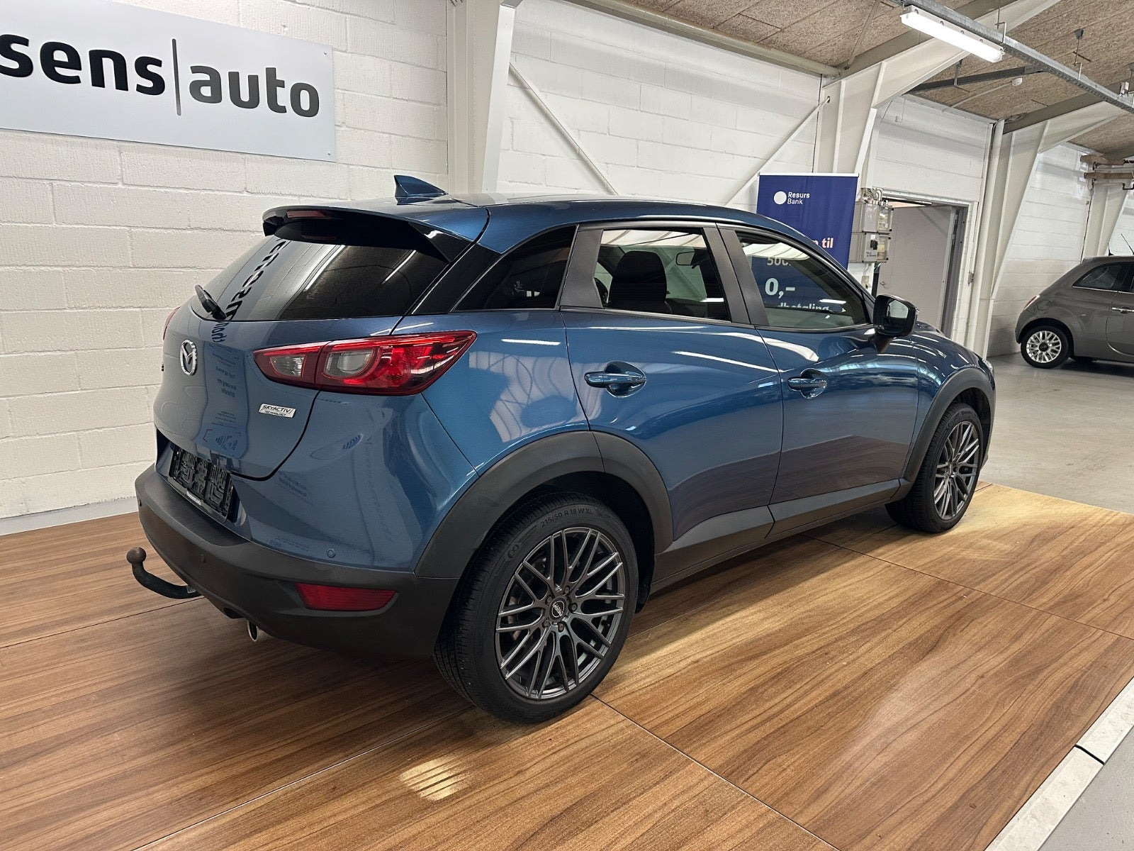 Blå Mazda CX-3 fra 2017