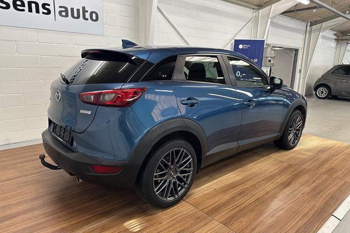 Blå Mazda CX-3 fra 2017