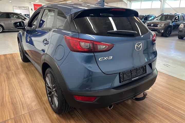 Blå Mazda CX-3 fra 2017
