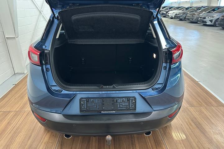 Blå Mazda CX-3 fra 2017