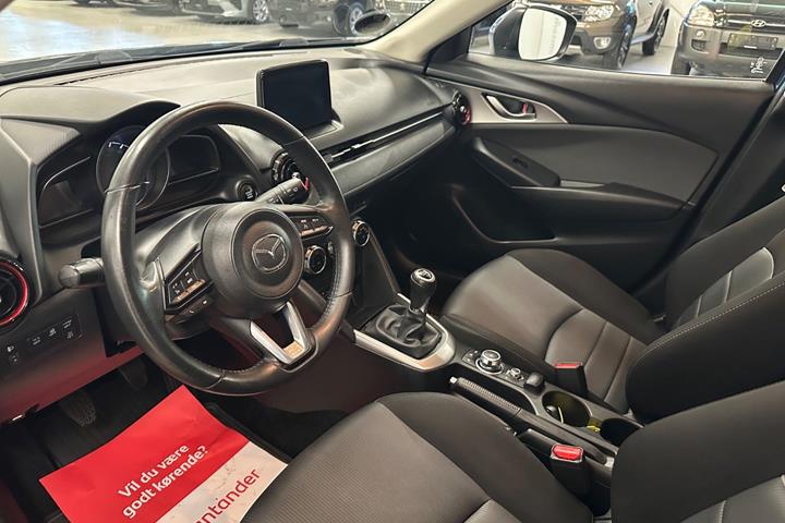 Blå Mazda CX-3 fra 2017