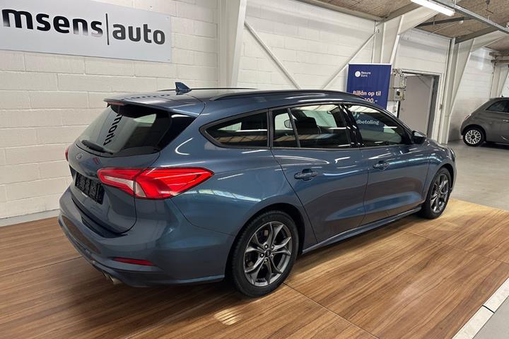 Blå Ford Focus fra 2019