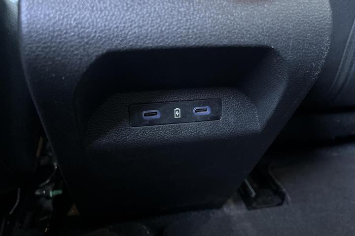 Grå Renault Megane E-Tech fra 2023