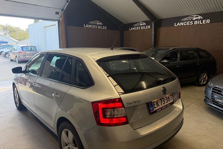 Sølv Skoda Rapid fra 2015
