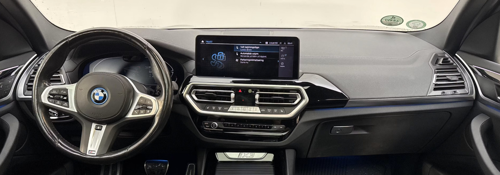 Grå BMW iX3 fra 2023