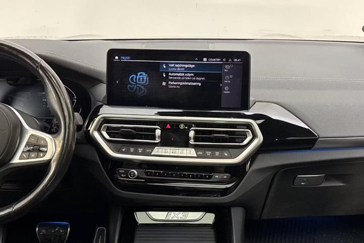 Grå BMW iX3 fra 2023