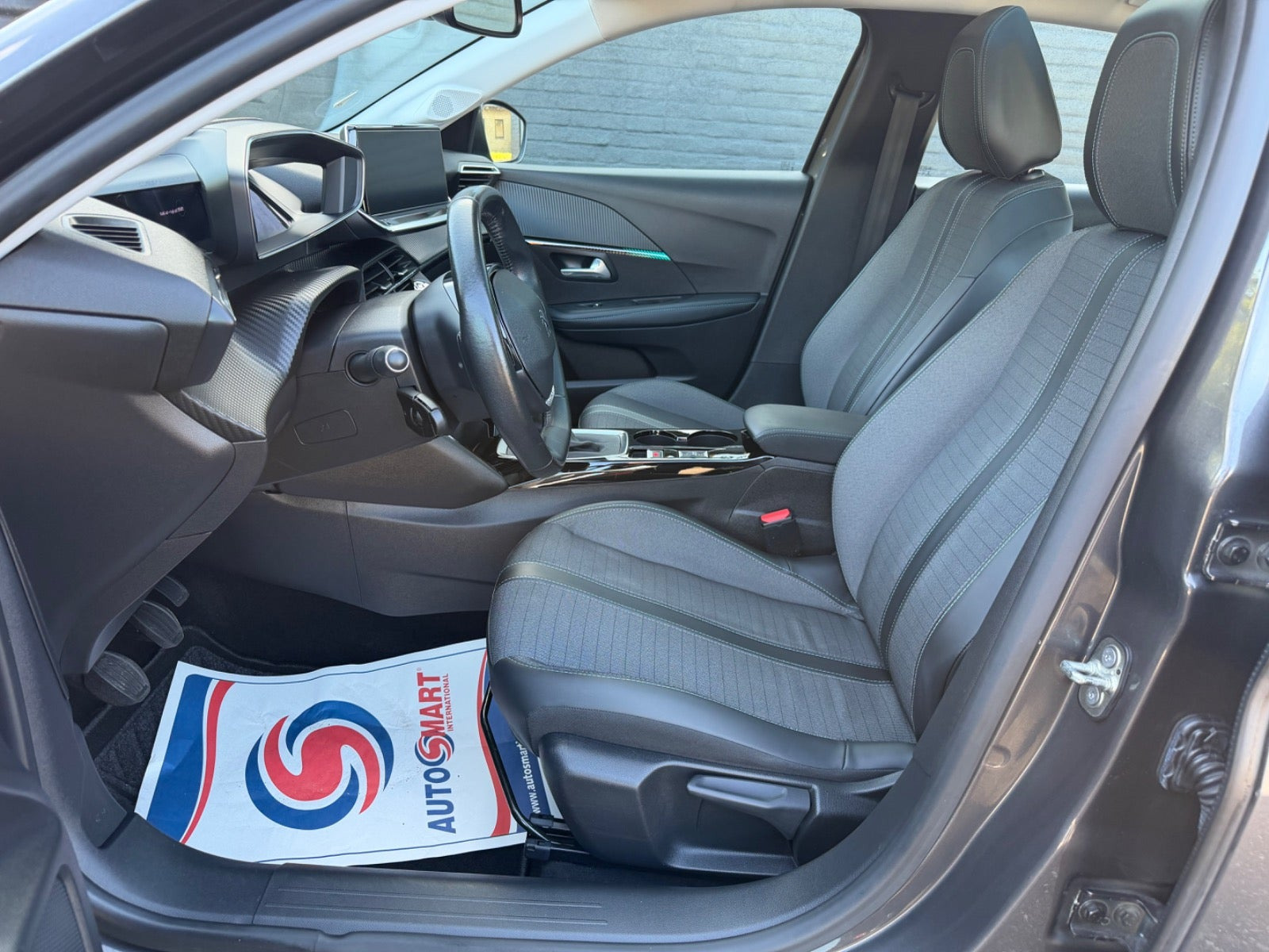 undefined Peugeot 208 fra 2020