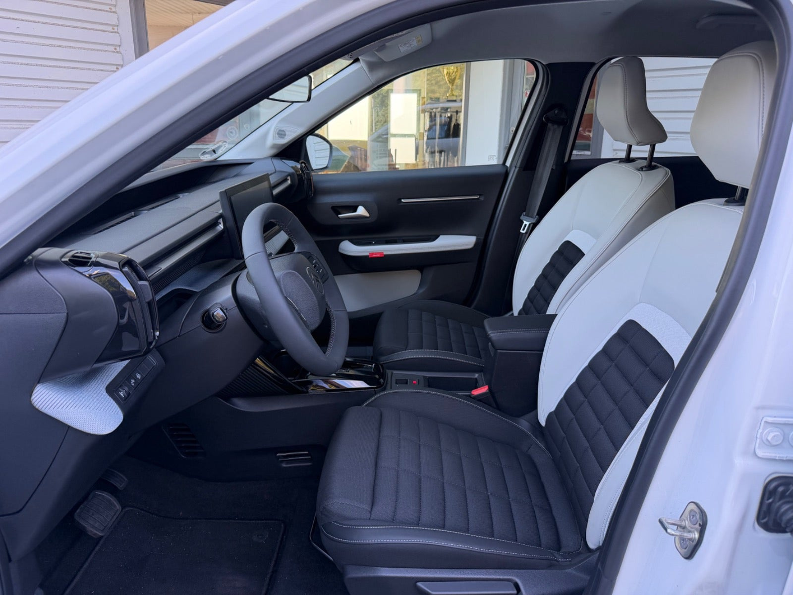 Hvid Citroën e-C3 Aircross fra 2026