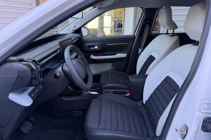 Hvid Citroën e-C3 Aircross fra 2026