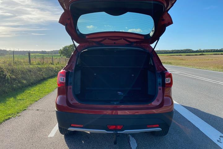 Rød Suzuki S-Cross fra 2018