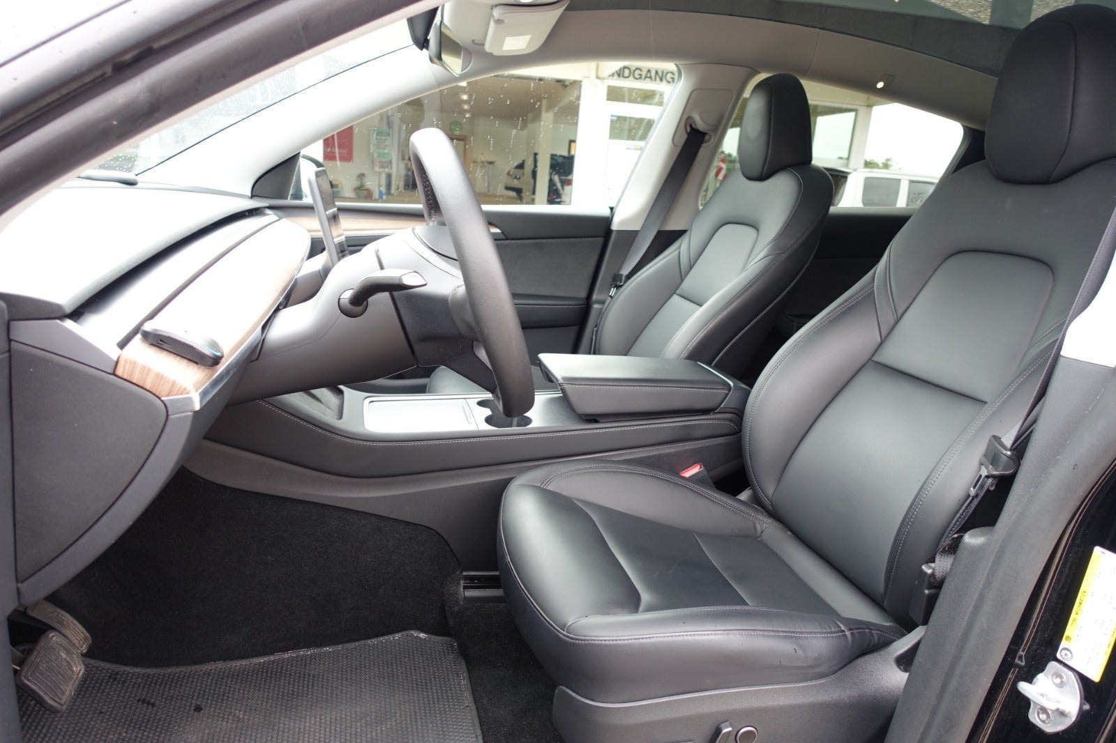 Tesla Model Y Long Range Dual Motor