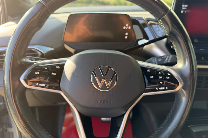 Grå VW ID.4 fra 2021