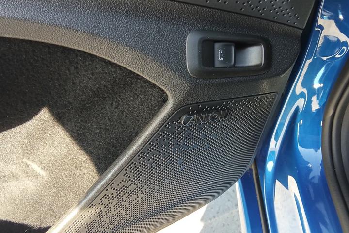 Blå Skoda Enyaq fra 2023