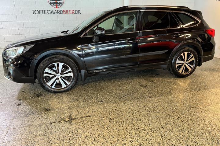 Sort Subaru Outback fra 2018
