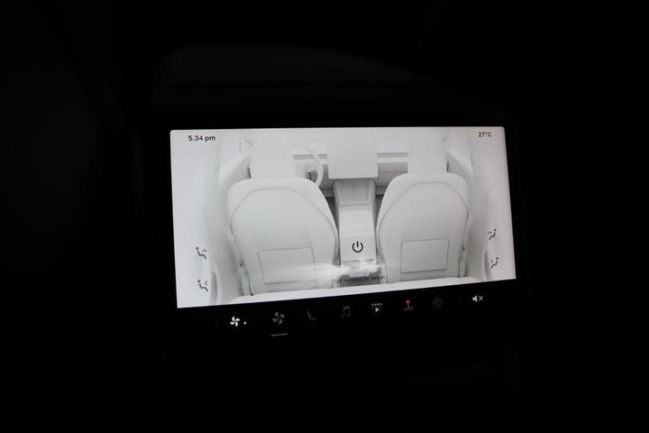 undefined Tesla Model Y fra 2024