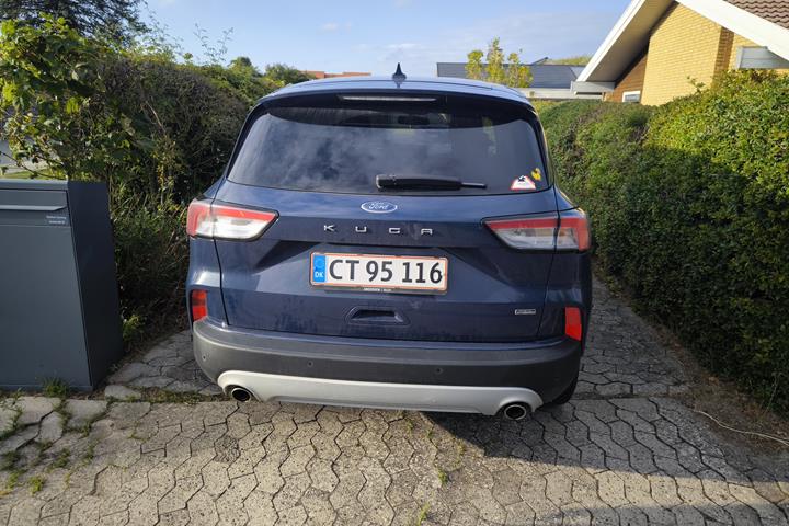 Blå Ford Kuga fra 2020
