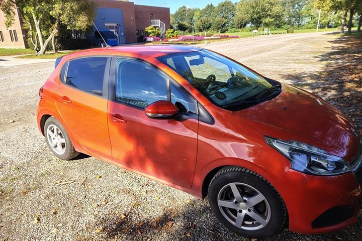 undefined Peugeot 208 fra 2017