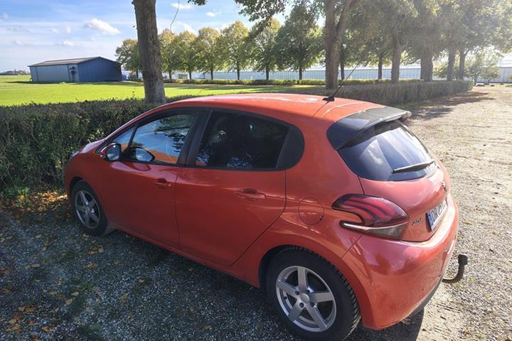undefined Peugeot 208 fra 2017