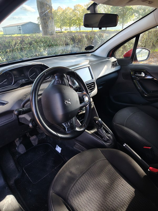 undefined Peugeot 208 fra 2017